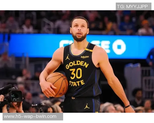 库里生涯第17赛季开局表现惊艳圆满加入180俱乐部场均325分引领球队